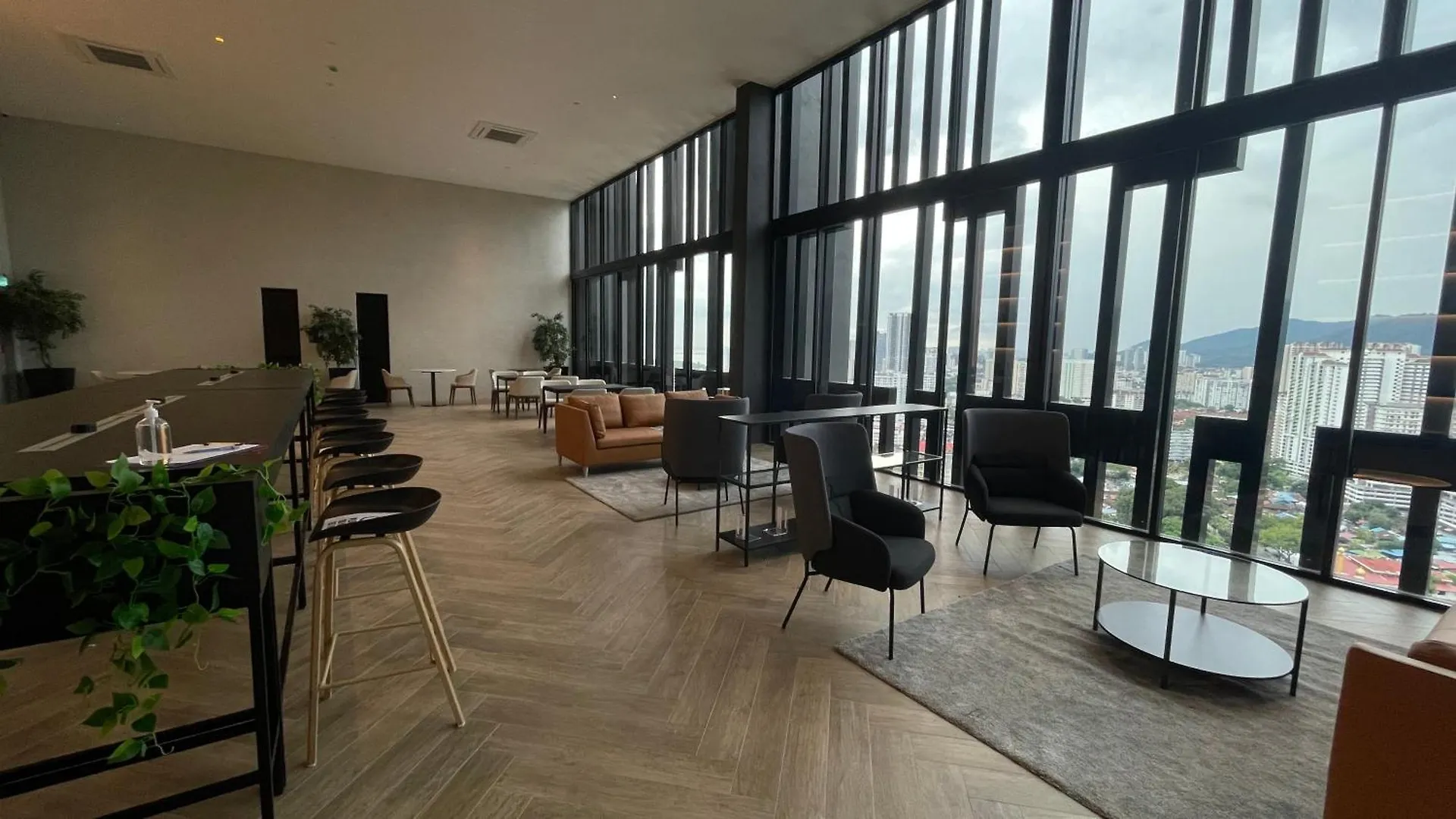 Beacon 2Br Infinity Pool - By Bnb4U George Town Apartment
