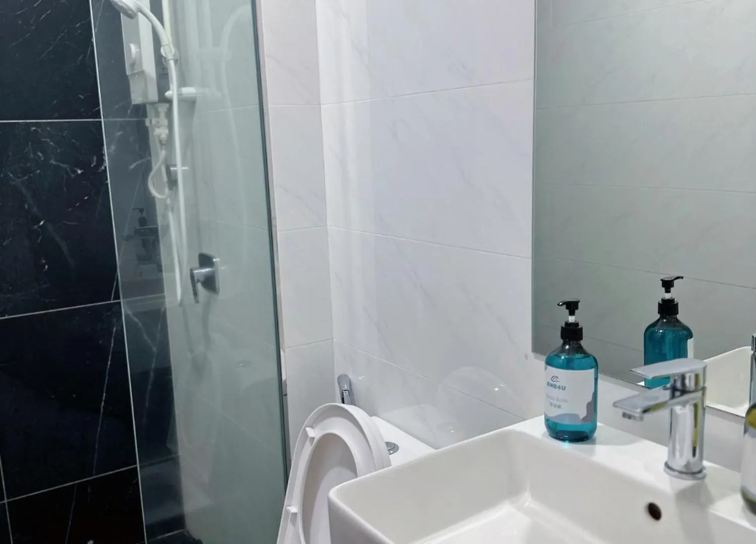 Beacon 2Br Infinity Pool - By Bnb4U George Town