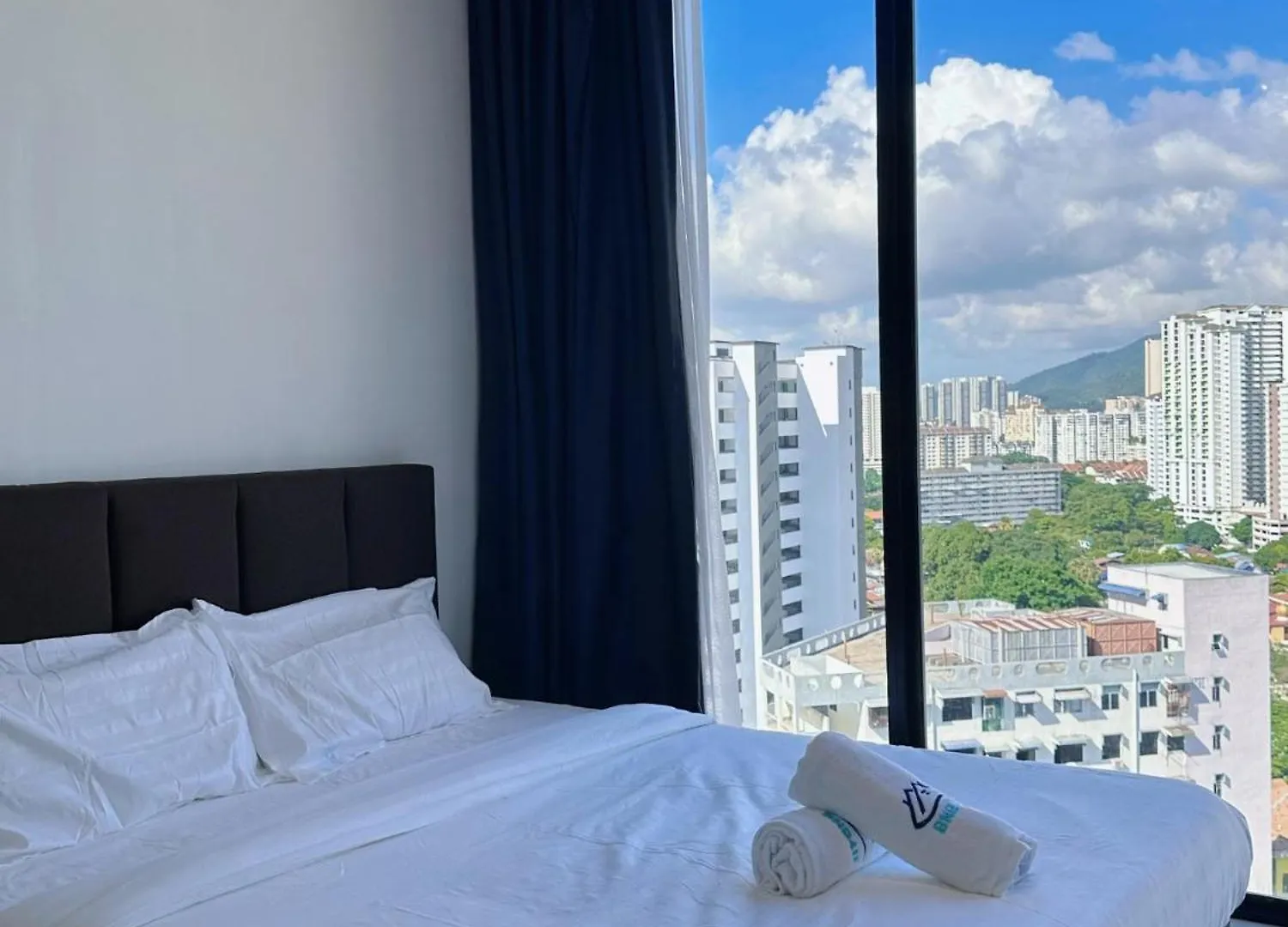 Beacon 2Br Infinity Pool - By Bnb4U George Town