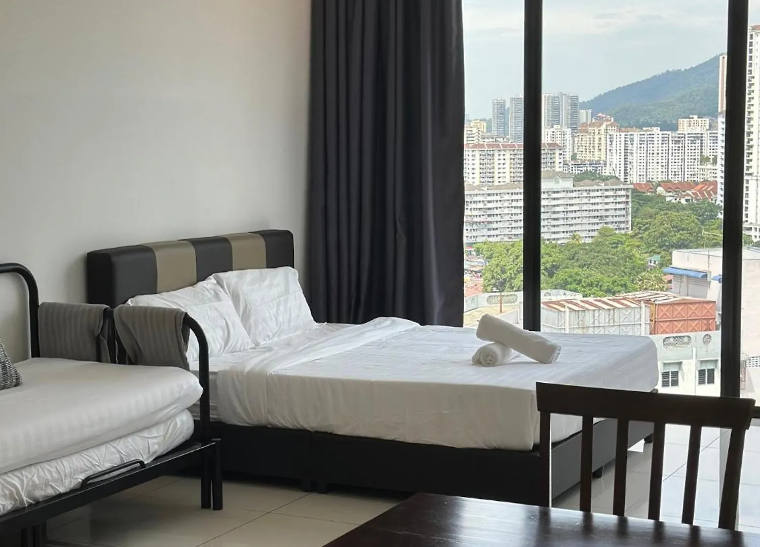 Beacon 2Br Infinity Pool - By Bnb4U George Town