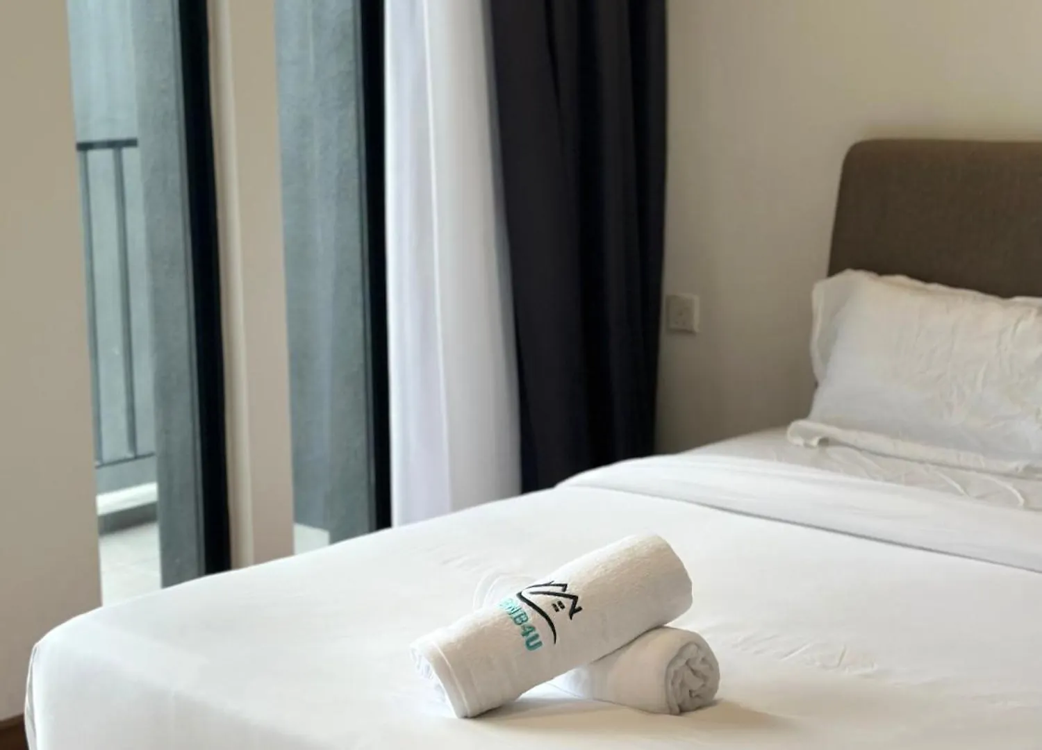 Beacon 2Br Infinity Pool - By Bnb4U George Town Apartment