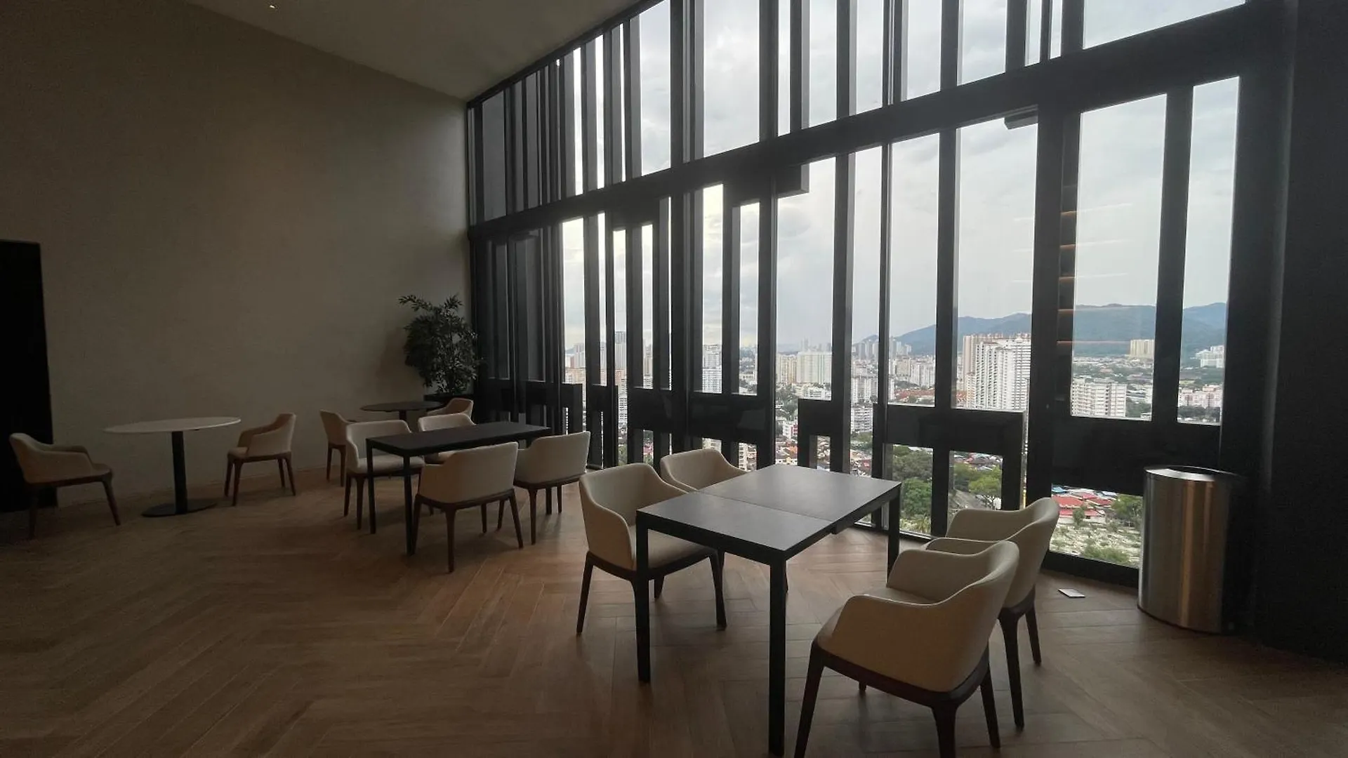 Appartamento Beacon 2Br Infinity Pool - By Bnb4U George Town